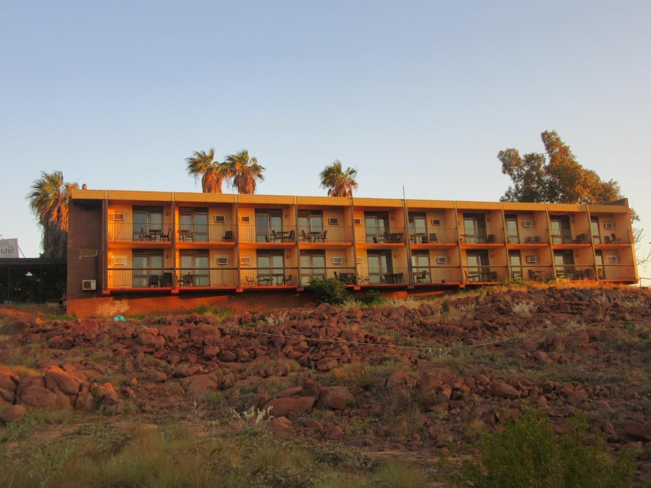 Dampier Mermaid Hotel Karratha Ngoại thất bức ảnh